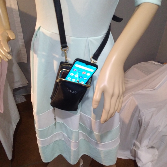 Carr Ken Black CrossBody Mini Purse § - Picture 7 of 10